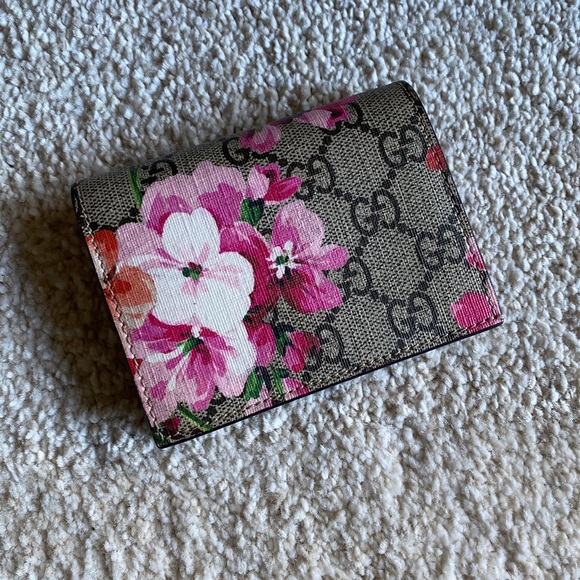 SOLD Gucci floral wallet - Picture 2 of 9